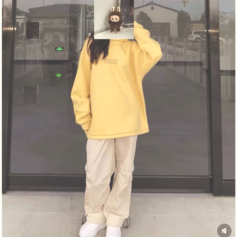 Essentials Sweatshirt - Picture 4 of 6